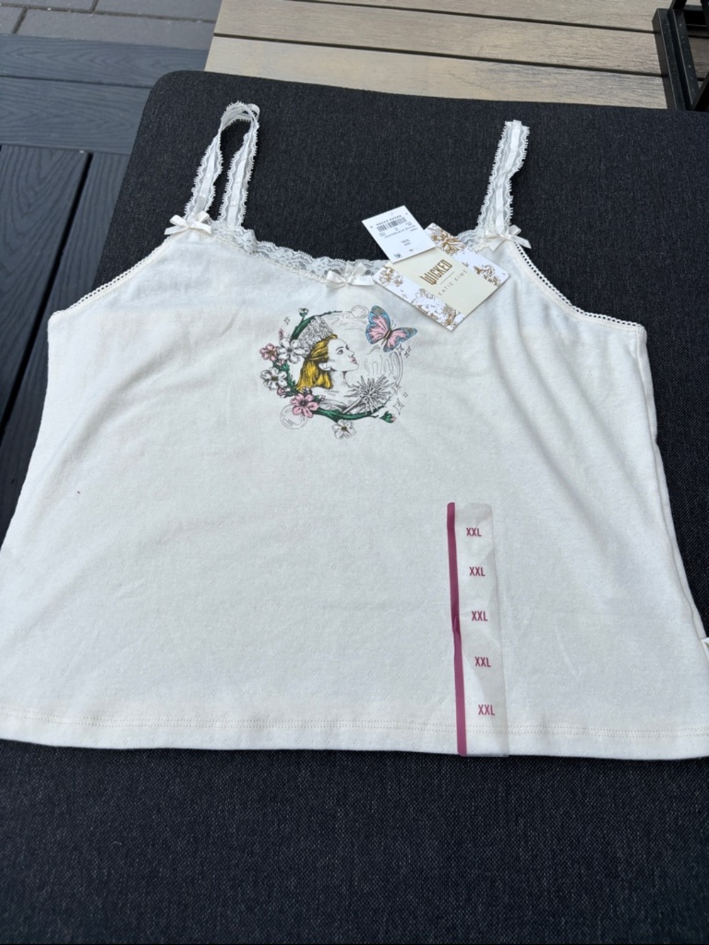 MAD Engine Wicked X Katie Kime Collab Glinda Cream
Graphic Lace-Trim Cami - Picture 3 of 4
